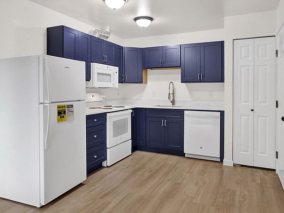 2nd image of 1401 E Sunset Dr #949