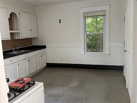 4th image of 43 Wilson St #3