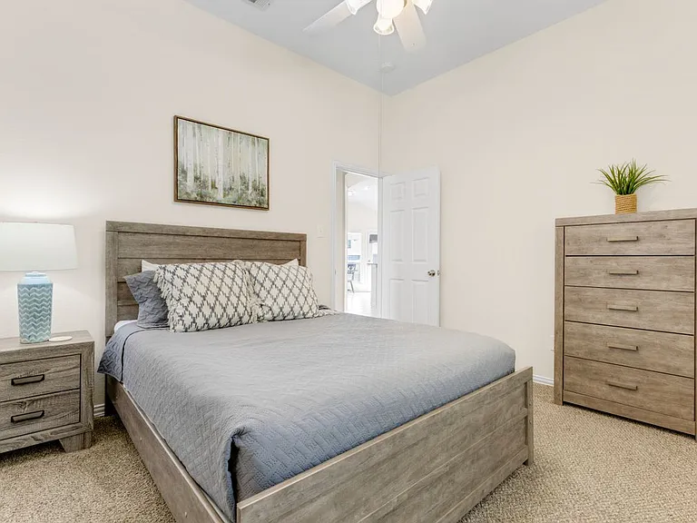 1438 Royal Oaks Dr — Photo 17