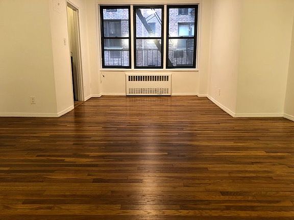 4th image of 110 Bank St APT 3K