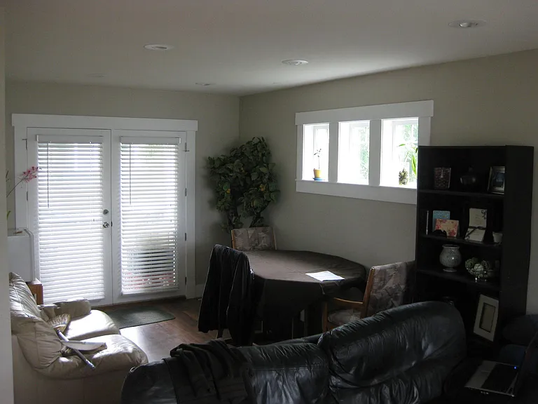 2701 Elm St — Photo 5