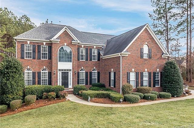 1st image of 417 Stonewater Bay Ln