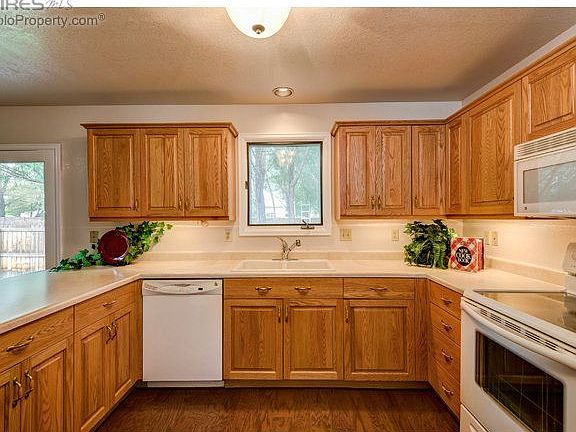 5th image of 410 Chimney Park Dr