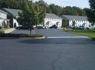 604 Devils Foot Rd APT 35, North Kingstown, RI 02852