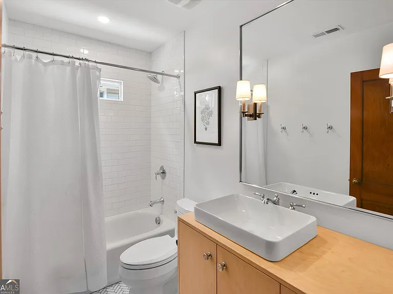 643 Etowah Dr NE — Photo 32