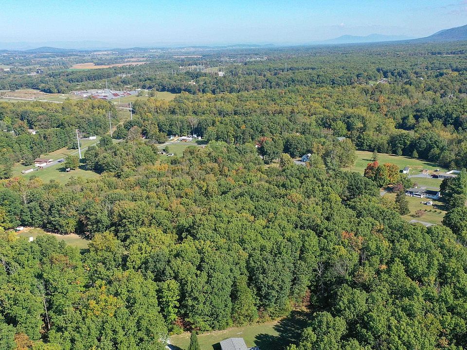 2nd image of 369 Sandy Ridge Rd