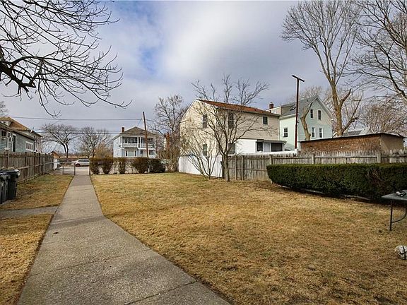 3rd image of 104 Vandewater St