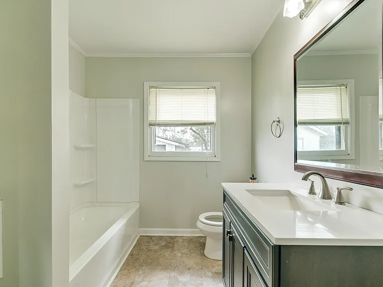 216 E Milton Ave — Photo 13