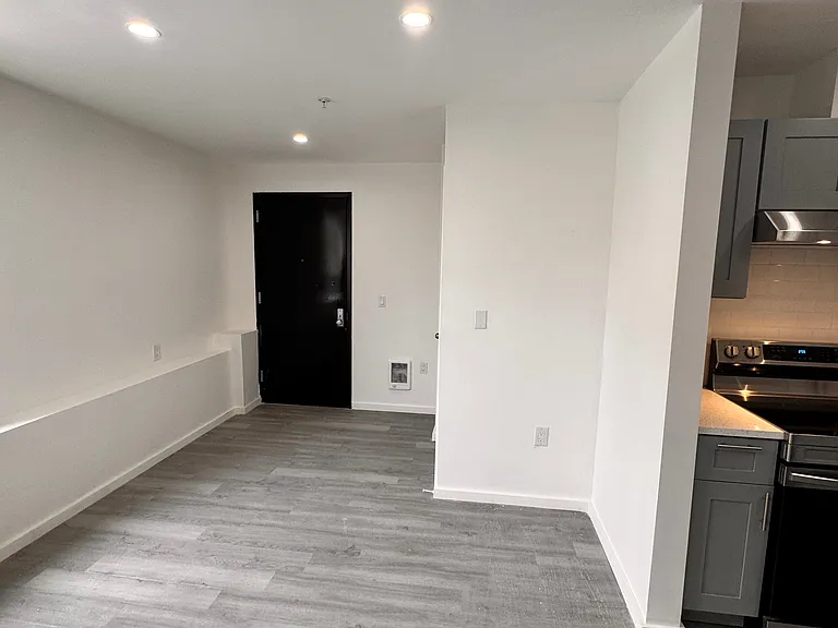2250 Butler St #103 — Photo 5