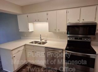 9468 Kingsview Ln N, Maple Grove, MN 55369