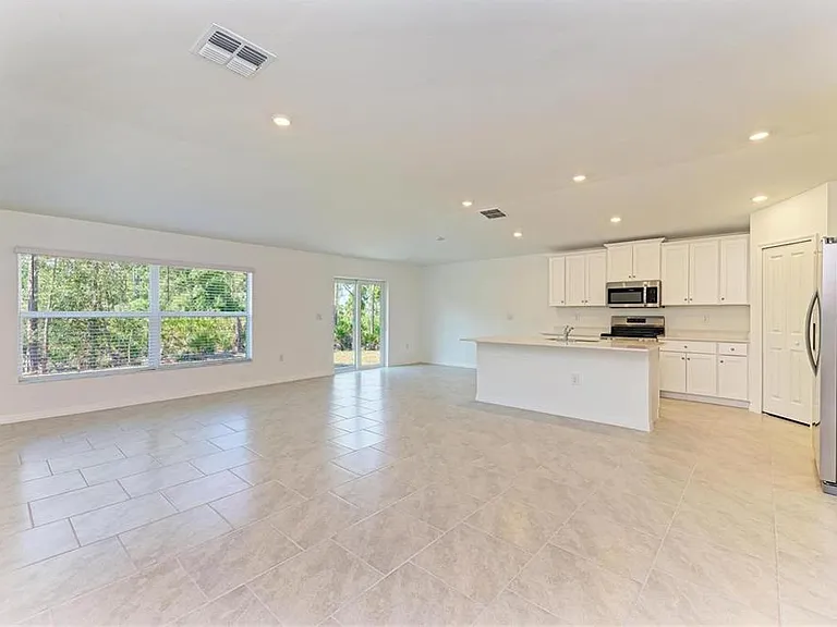 1485 Pulaski St — Photo 2