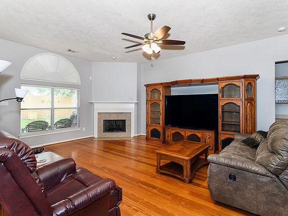 4th image of 4804 Lakefront Terrace Ct