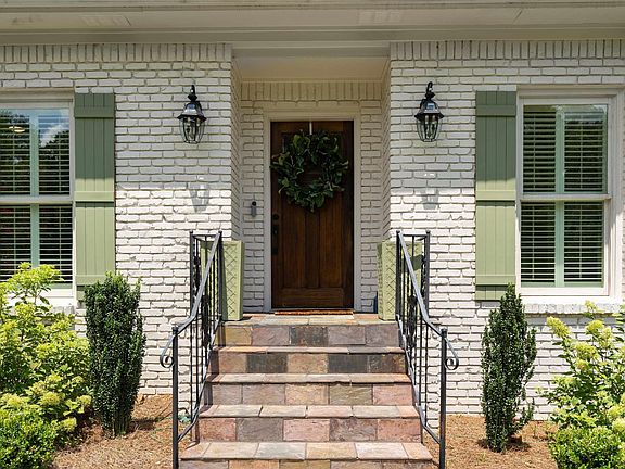 3rd image of 3344 Castle Crest Dr