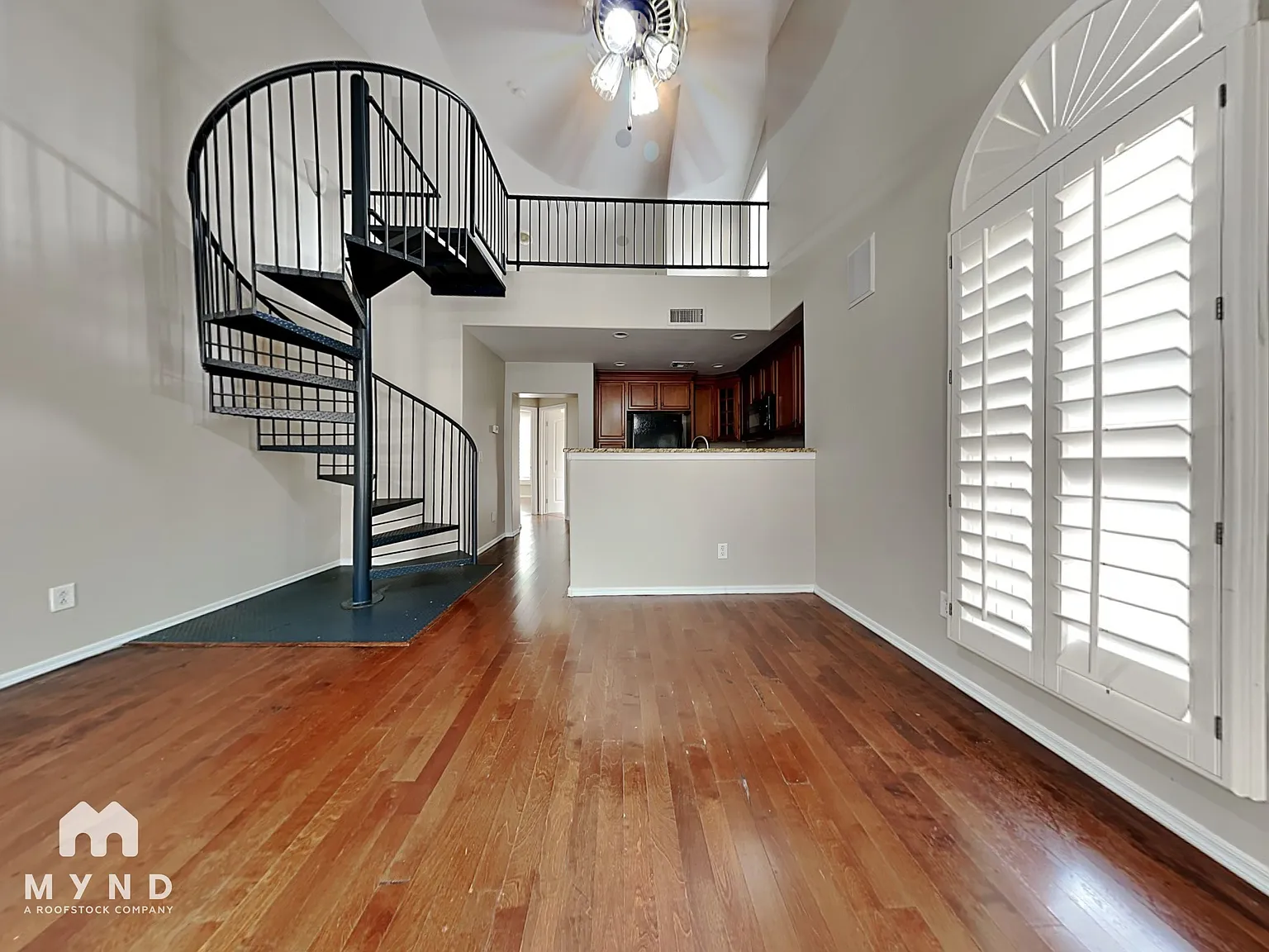 3 bed, 2.0 bath, 1120 sqft, $2,125 — Photo 3
