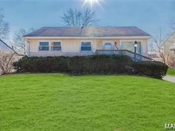 428 Macdougall Dr, Saint Louis, MO 63137