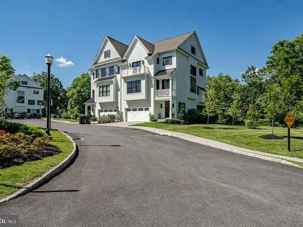 415 Maplewood Ave, Wayne, PA 19087