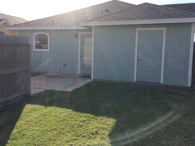 3705 Southlake Park Ln — Photo 10