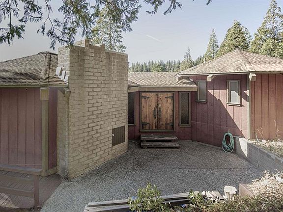 3rd image of 29775 Kerns Dr
