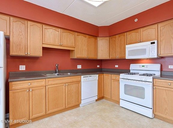 3rd image of 395 Graceland Ave Unit 702