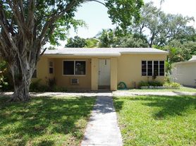1038 NW 7th Ave, Fort Lauderdale, FL