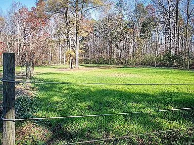 9700 Beatties Ford Rd — Photo 15