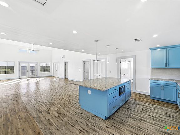 3rd image of 120 Loopsy Ln
