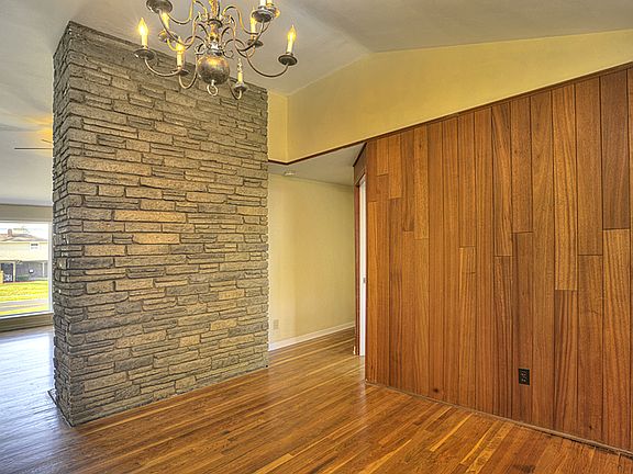 3rd image of 22157 Hilliard Blvd
