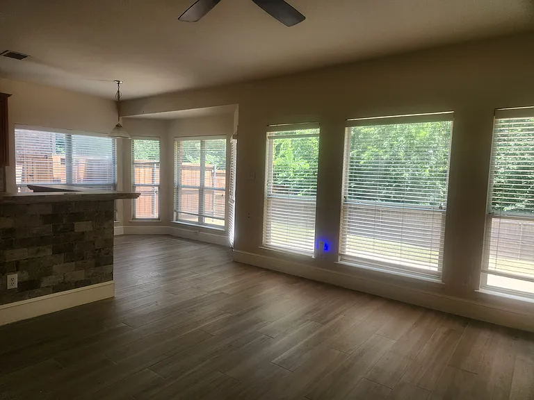 8405 Luzerne Dr — Photo 4