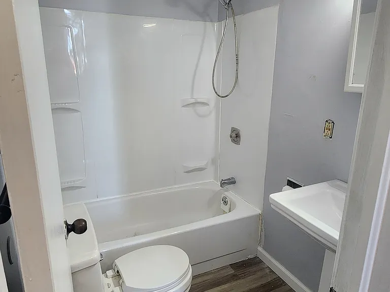 315 Roberts St #B — Photo 5