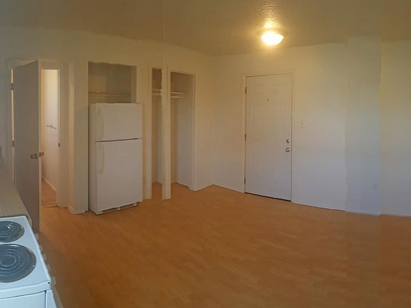 2nd image of 109 Elm St SE APT B