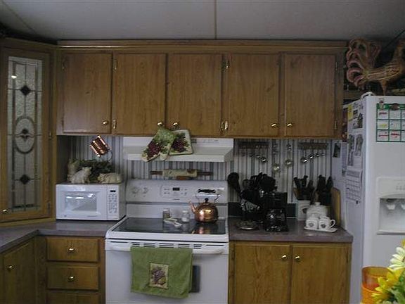 5th image of 911 Navajo Dr
