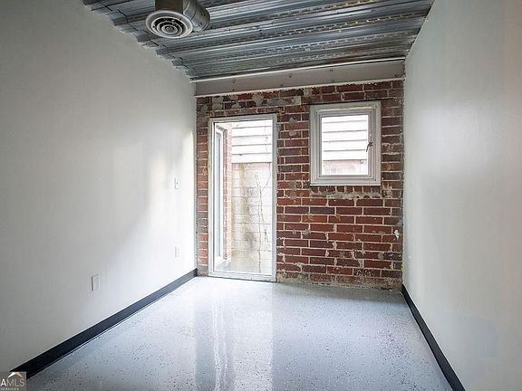5th image of 15 Burbank Dr SW Unit 3