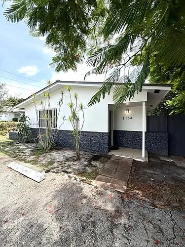 1134 NW 1st Ave #1134 Photo 1