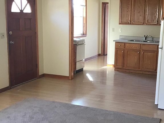 2nd image of 113 Bowker St