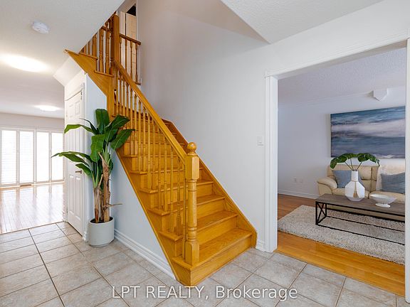 5th image of 36 Ivygreen Rd