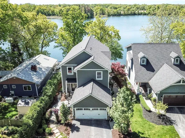 841 Hurley Dr, Howell, MI 48843