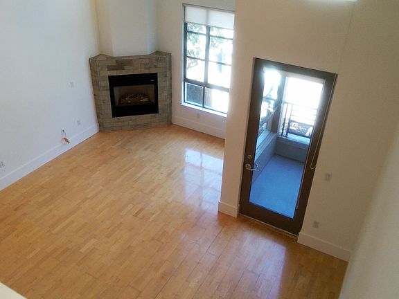 3rd image of 700 Illinois St Unit 109