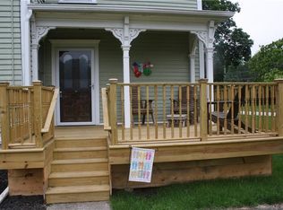 35 School St, Plainfield, CT 06374