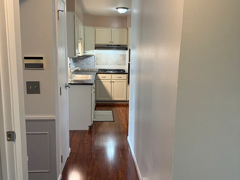 Alexa Ln — Photo 3