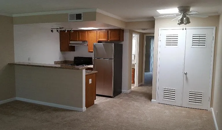 Sycamore Green Apartments — Photo 6
