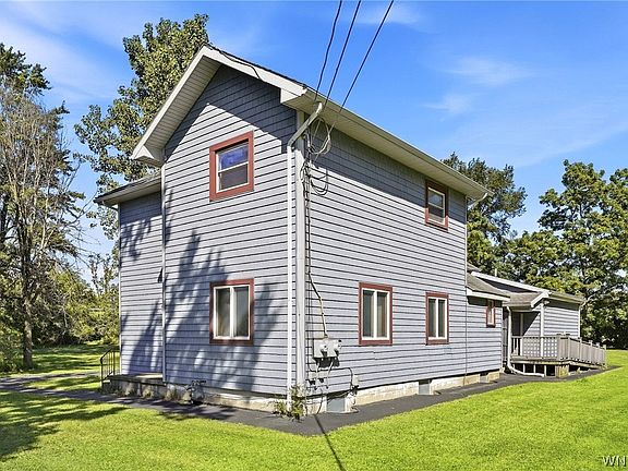 3rd image of 823 Main Rd