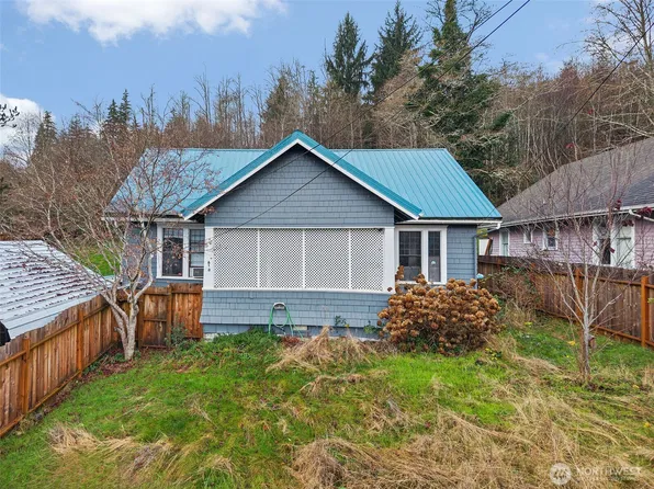 610 Barnhart Street, Raymond, WA 98577