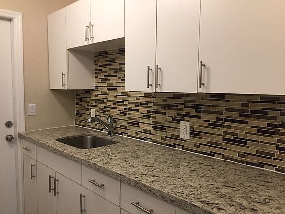 4th image of 1020 NE 17th Way