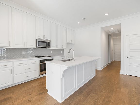 4th image of 6856 Garden Hill Dr