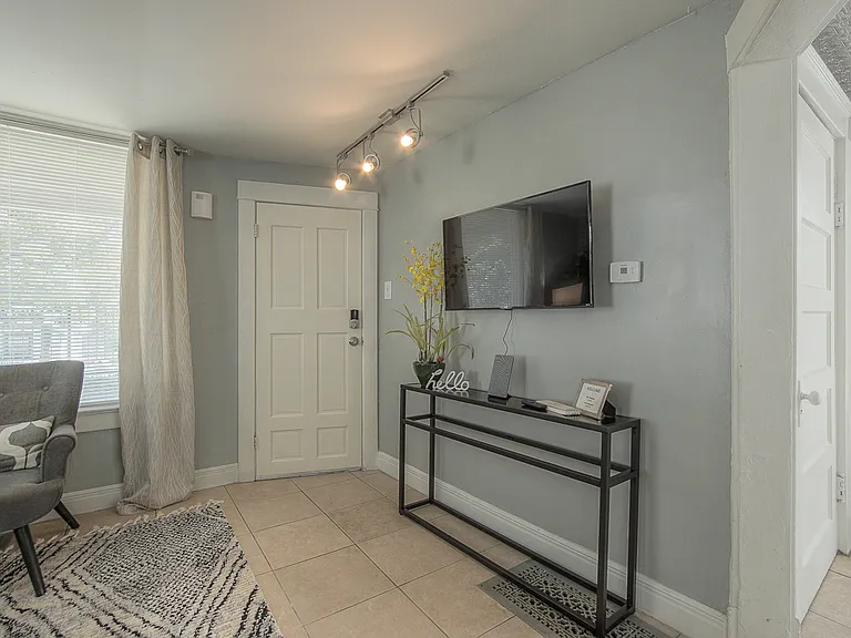 4416 Terrace St #1 — Photo 3