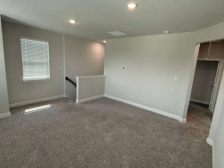 517 Lana Dr — Photo 32