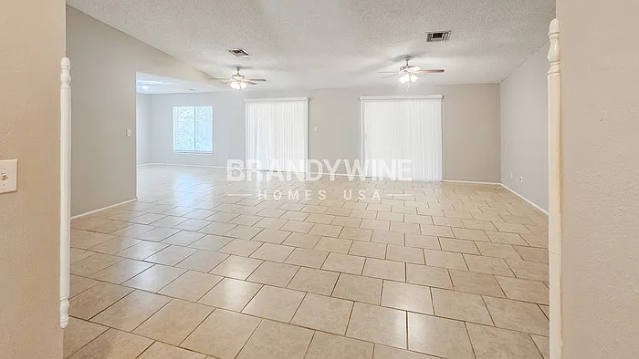 28305 International Ct — Photo 7