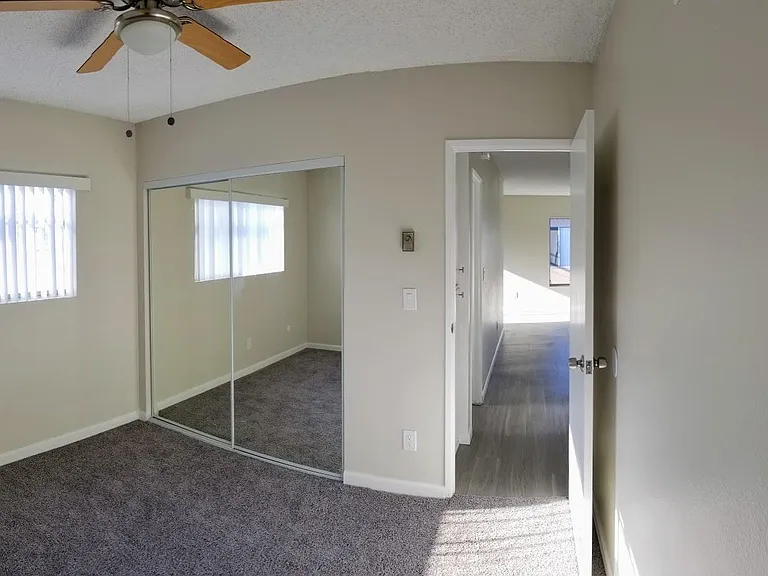 4525 Hamilton St #18 — Photo 12