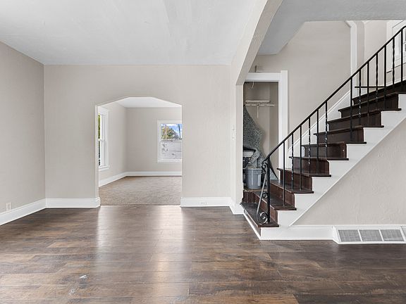 3rd image of 901 City Park Ave