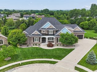 8905 NW 72nd Pl, Johnston, IA 50131